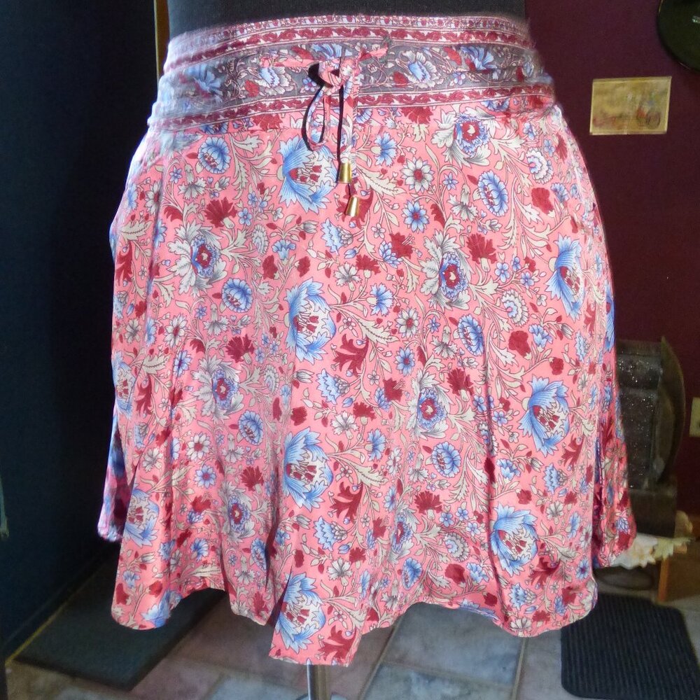 QUIRKY GOTH BOHO BEACH MULTI COLOR FLIRTY FLORAL PAISLEY MINI SKIRT 2 POCKETS L
